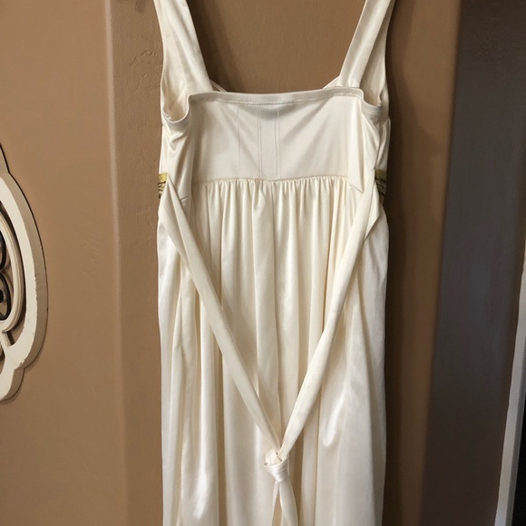 Beautiful Goddess Dress - Picture 4 of 6